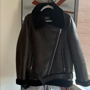 Zara Brown Black Leather Jacket with Shearling Collar and Interior